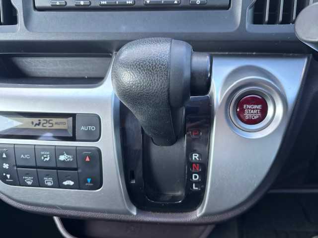 ホンダ Ｎ ＷＧＮ カスタム G 宮城県 2014(平26)年 7.3万km プレミアムホワイトパール 登録時走行距離７２３１３ｋｍ/純正ナビ/FM/AM/USB・SD/iPad・AUX/CD/DVD/ステアリングリモコン/ABS/横滑り防止装置/オートライト/アイドリングストップ/LEDヘッドライト/社外１４インチAW/ブリヂストン・ニューノ装着【２５年製　７ｍｍ】/ドアバイザー