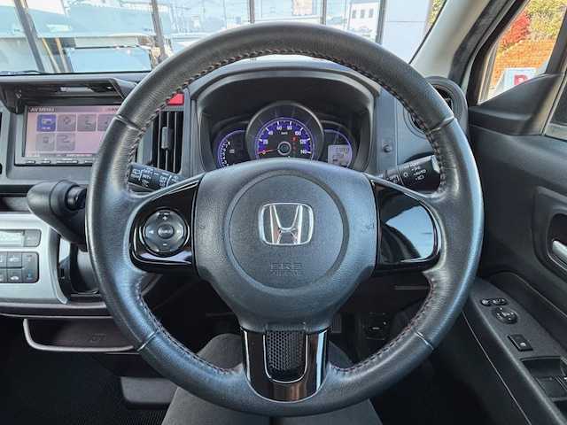 ホンダ Ｎ ＷＧＮ カスタム G 宮城県 2014(平26)年 7.3万km プレミアムホワイトパール 登録時走行距離７２３１３ｋｍ/純正ナビ/FM/AM/USB・SD/iPad・AUX/CD/DVD/ステアリングリモコン/ABS/横滑り防止装置/オートライト/アイドリングストップ/LEDヘッドライト/社外１４インチAW/ブリヂストン・ニューノ装着【２５年製　７ｍｍ】/ドアバイザー