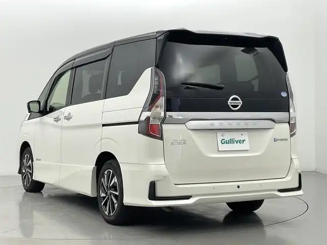 日産 セレナ e－パワー ハイウェイスター V 熊本県 2021(令3)年 5.5万km ブリリアントホワイトパール 2トーン 禁煙車　/ワンオーナー/純正ナビ（ＣＤ・ＤＶＤ・フルセグ・ＢＴ・ＳＤ）/純正フリップダウンモニター/純正前方ドライブレコーダー　/アラウンドビューモニター/ビルトインＥＴＣ　/両側パワースライドドア　/アダブティブクルーズコントロール　/プロパイロット/側方支援/後側方支援/エマージェンシーブレーキ/速度標識表示/道路標識表示/駐車支援/ふらつき警報/ブラインドスポットモニター/横滑り防止/前後クリアランスソナー/デジタルインナーミラー/オートブレーキホールド/純正フロアマット/純正16インチAW/オートライト/LEDヘッドライト/フォグランプ/スマートキー/プッシュスタート/保証書