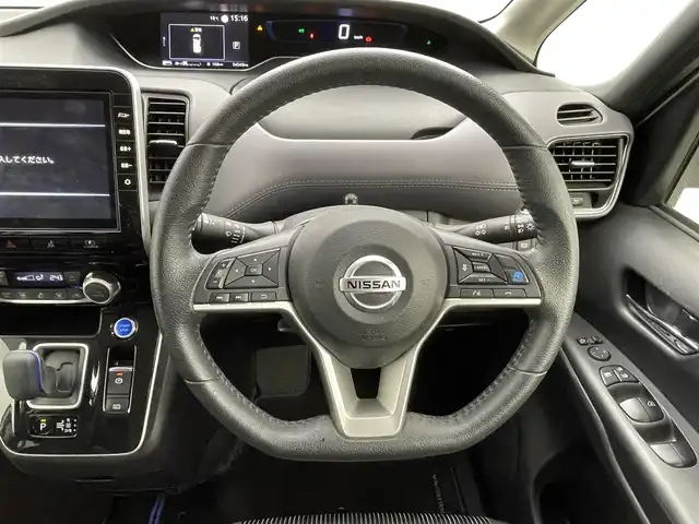 日産 セレナ e－パワー ハイウェイスター V 熊本県 2021(令3)年 5.5万km ブリリアントホワイトパール 2トーン 禁煙車　/ワンオーナー/純正ナビ（ＣＤ・ＤＶＤ・フルセグ・ＢＴ・ＳＤ）/純正フリップダウンモニター/純正前方ドライブレコーダー　/アラウンドビューモニター/ビルトインＥＴＣ　/両側パワースライドドア　/アダブティブクルーズコントロール　/プロパイロット/側方支援/後側方支援/エマージェンシーブレーキ/速度標識表示/道路標識表示/駐車支援/ふらつき警報/ブラインドスポットモニター/横滑り防止/前後クリアランスソナー/デジタルインナーミラー/オートブレーキホールド/純正フロアマット/純正16インチAW/オートライト/LEDヘッドライト/フォグランプ/スマートキー/プッシュスタート/保証書