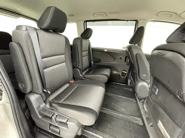 日産 セレナ e－パワー ハイウェイスター V 熊本県 2021(令3)年 5.5万km ブリリアントホワイトパール 2トーン 禁煙車　/ワンオーナー/純正ナビ（ＣＤ・ＤＶＤ・フルセグ・ＢＴ・ＳＤ）/純正フリップダウンモニター/純正前方ドライブレコーダー　/アラウンドビューモニター/ビルトインＥＴＣ　/両側パワースライドドア　/アダブティブクルーズコントロール　/プロパイロット/側方支援/後側方支援/エマージェンシーブレーキ/速度標識表示/道路標識表示/駐車支援/ふらつき警報/ブラインドスポットモニター/横滑り防止/前後クリアランスソナー/デジタルインナーミラー/オートブレーキホールド/純正フロアマット/純正16インチAW/オートライト/LEDヘッドライト/フォグランプ/スマートキー/プッシュスタート/保証書