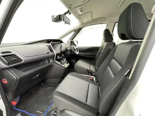 日産 セレナ e－パワー ハイウェイスター V 熊本県 2021(令3)年 5.5万km ブリリアントホワイトパール 2トーン 禁煙車　/ワンオーナー/純正ナビ（ＣＤ・ＤＶＤ・フルセグ・ＢＴ・ＳＤ）/純正フリップダウンモニター/純正前方ドライブレコーダー　/アラウンドビューモニター/ビルトインＥＴＣ　/両側パワースライドドア　/アダブティブクルーズコントロール　/プロパイロット/側方支援/後側方支援/エマージェンシーブレーキ/速度標識表示/道路標識表示/駐車支援/ふらつき警報/ブラインドスポットモニター/横滑り防止/前後クリアランスソナー/デジタルインナーミラー/オートブレーキホールド/純正フロアマット/純正16インチAW/オートライト/LEDヘッドライト/フォグランプ/スマートキー/プッシュスタート/保証書