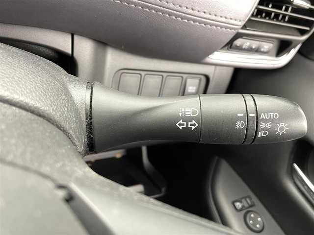 日産 セレナ e－パワー ハイウェイスター V 熊本県 2021(令3)年 5.5万km ブリリアントホワイトパール 2トーン 禁煙車　/ワンオーナー/純正ナビ（ＣＤ・ＤＶＤ・フルセグ・ＢＴ・ＳＤ）/純正フリップダウンモニター/純正前方ドライブレコーダー　/アラウンドビューモニター/ビルトインＥＴＣ　/両側パワースライドドア　/アダブティブクルーズコントロール　/プロパイロット/側方支援/後側方支援/エマージェンシーブレーキ/速度標識表示/道路標識表示/駐車支援/ふらつき警報/ブラインドスポットモニター/横滑り防止/前後クリアランスソナー/デジタルインナーミラー/オートブレーキホールド/純正フロアマット/純正16インチAW/オートライト/LEDヘッドライト/フォグランプ/スマートキー/プッシュスタート/保証書