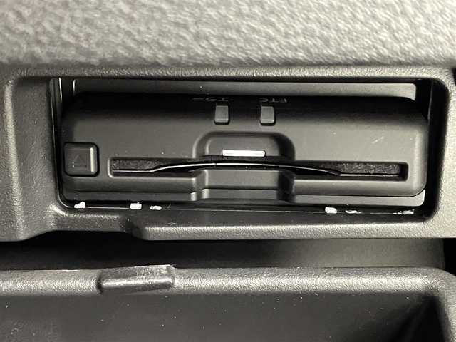 日産 セレナ e－パワー ハイウェイスター V 熊本県 2021(令3)年 5.5万km ブリリアントホワイトパール 2トーン 禁煙車　/ワンオーナー/純正ナビ（ＣＤ・ＤＶＤ・フルセグ・ＢＴ・ＳＤ）/純正フリップダウンモニター/純正前方ドライブレコーダー　/アラウンドビューモニター/ビルトインＥＴＣ　/両側パワースライドドア　/アダブティブクルーズコントロール　/プロパイロット/側方支援/後側方支援/エマージェンシーブレーキ/速度標識表示/道路標識表示/駐車支援/ふらつき警報/ブラインドスポットモニター/横滑り防止/前後クリアランスソナー/デジタルインナーミラー/オートブレーキホールド/純正フロアマット/純正16インチAW/オートライト/LEDヘッドライト/フォグランプ/スマートキー/プッシュスタート/保証書