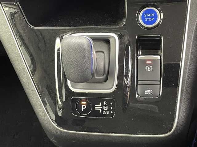 日産 セレナ e－パワー ハイウェイスター V 熊本県 2021(令3)年 5.5万km ブリリアントホワイトパール 2トーン 禁煙車　/ワンオーナー/純正ナビ（ＣＤ・ＤＶＤ・フルセグ・ＢＴ・ＳＤ）/純正フリップダウンモニター/純正前方ドライブレコーダー　/アラウンドビューモニター/ビルトインＥＴＣ　/両側パワースライドドア　/アダブティブクルーズコントロール　/プロパイロット/側方支援/後側方支援/エマージェンシーブレーキ/速度標識表示/道路標識表示/駐車支援/ふらつき警報/ブラインドスポットモニター/横滑り防止/前後クリアランスソナー/デジタルインナーミラー/オートブレーキホールド/純正フロアマット/純正16インチAW/オートライト/LEDヘッドライト/フォグランプ/スマートキー/プッシュスタート/保証書