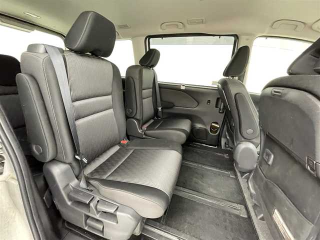 日産 セレナ e－パワー ハイウェイスター V 熊本県 2021(令3)年 5.5万km ブリリアントホワイトパール 2トーン 禁煙車　/ワンオーナー/純正ナビ（ＣＤ・ＤＶＤ・フルセグ・ＢＴ・ＳＤ）/純正フリップダウンモニター/純正前方ドライブレコーダー　/アラウンドビューモニター/ビルトインＥＴＣ　/両側パワースライドドア　/アダブティブクルーズコントロール　/プロパイロット/側方支援/後側方支援/エマージェンシーブレーキ/速度標識表示/道路標識表示/駐車支援/ふらつき警報/ブラインドスポットモニター/横滑り防止/前後クリアランスソナー/デジタルインナーミラー/オートブレーキホールド/純正フロアマット/純正16インチAW/オートライト/LEDヘッドライト/フォグランプ/スマートキー/プッシュスタート/保証書