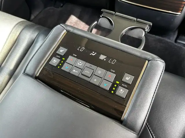 レクサス ＬＸ 570 富山県 2016(平28)年 9.5万km スターライトブラックガラスフレーク 外部検査実施済み/純正SDナビ/（DVD・ブルーレイ・フルセグTV・Bluetooth・USB・MSV）/アラウンドビューモニター/純正21インチアルミホイール/パワーバックドア/セーフティシステム/・プリクラッシュセーフティシステム/・レーンディパーチャーアラート/・アダクティブハイビームシステム/・レーダークルーズコントロール/LEDヘッドライト/スマートキー/ビルトインETC2.0/前方ドライブレコーダー/黒レザーシート/前席パワーシート/前席シートヒーター/前席エアシート/ブラインドスポットモニター/ヘッドアップディスプレイ/ハンドルヒーター/パドルシフト/クールBOX/ヒッチメンバー（電源7ピン）/横滑り防止機能/ロールセンシングカーテンエアバッグ/保証書/取扱説明書/スペアキー