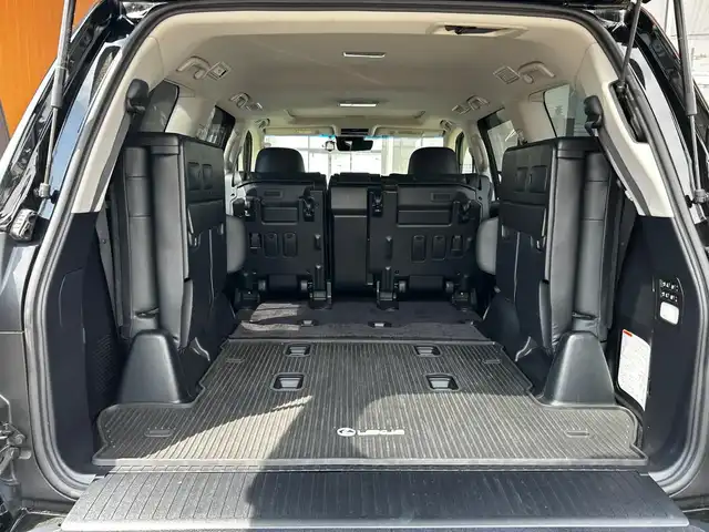 レクサス ＬＸ 570 富山県 2016(平28)年 9.5万km スターライトブラックガラスフレーク 外部検査実施済み/純正SDナビ/（DVD・ブルーレイ・フルセグTV・Bluetooth・USB・MSV）/アラウンドビューモニター/純正21インチアルミホイール/パワーバックドア/セーフティシステム/・プリクラッシュセーフティシステム/・レーンディパーチャーアラート/・アダクティブハイビームシステム/・レーダークルーズコントロール/LEDヘッドライト/スマートキー/ビルトインETC2.0/前方ドライブレコーダー/黒レザーシート/前席パワーシート/前席シートヒーター/前席エアシート/ブラインドスポットモニター/ヘッドアップディスプレイ/ハンドルヒーター/パドルシフト/クールBOX/ヒッチメンバー（電源7ピン）/横滑り防止機能/ロールセンシングカーテンエアバッグ/保証書/取扱説明書/スペアキー