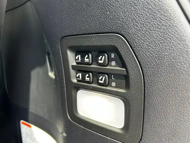 レクサス ＬＸ 570 富山県 2016(平28)年 9.5万km スターライトブラックガラスフレーク 外部検査実施済み/純正SDナビ/（DVD・ブルーレイ・フルセグTV・Bluetooth・USB・MSV）/アラウンドビューモニター/純正21インチアルミホイール/パワーバックドア/セーフティシステム/・プリクラッシュセーフティシステム/・レーンディパーチャーアラート/・アダクティブハイビームシステム/・レーダークルーズコントロール/LEDヘッドライト/スマートキー/ビルトインETC2.0/前方ドライブレコーダー/黒レザーシート/前席パワーシート/前席シートヒーター/前席エアシート/ブラインドスポットモニター/ヘッドアップディスプレイ/ハンドルヒーター/パドルシフト/クールBOX/ヒッチメンバー（電源7ピン）/横滑り防止機能/ロールセンシングカーテンエアバッグ/保証書/取扱説明書/スペアキー