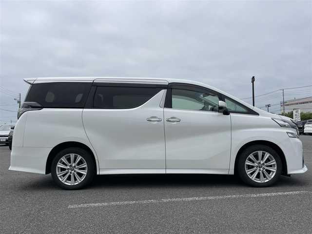 トヨタ ヴェルファイア Z Aエディション 道央・札幌 2017(平29)年 8.7万km ホワイトパールクリスタルシャイン ４WD/ワンオーナー/寒冷地仕様/純正ディーラーOPナビ/CD/DVD/BT/フルセグ/横滑り防止装置/クルーズコントロール/クリアランスソナー/バックカメラ/ビルトインETC/アイドリングストップ/ワイパーデアイサー/nanoe/ECOMODE/両側パワースライドドア/N席/２列目オットマン/革巻きステアリング/ステアリングリモコン/電動パーキング/ブレーキホールド/MTモード付AT/プッシュスタート/スマートキー/LEDヘッドライト/オートライト/フォグランプ/電動格納ミラー/ウィンカーミラー/純正フロアマット/ドアバイザー/純正エンジンスターター