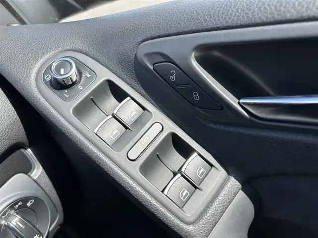 フォルクスワーゲン ゴルフ GTi 岡山県 2011(平23)年 9.1万km 黒 社外ETC/スペアキー/純正アルミホイール/シートヒーター/横滑り防止装置/W＋サイドエアバッグ/カーテンエアバッグ/エアロパーツ【リア】/ローダウン/保証書/取扱説明書