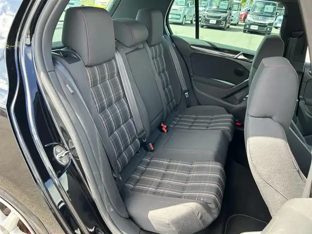 フォルクスワーゲン ゴルフ GTi 岡山県 2011(平23)年 9.1万km 黒 社外ETC/スペアキー/純正アルミホイール/シートヒーター/横滑り防止装置/W＋サイドエアバッグ/カーテンエアバッグ/エアロパーツ【リア】/ローダウン/保証書/取扱説明書