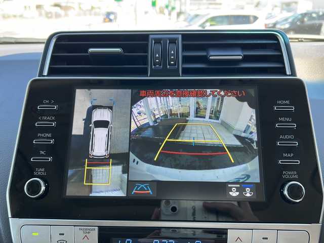 トヨタ ランドクルーザー プラド TX Lパッケージ マットブラED 秋田県 2023(令5)年 0.4万km ホワイトパールクリスタルシャイン 純正ディスプレイオーディオ/純正BT/全方位カメラ/ベージュ皮シート/サンルーフ/４WD/純正18インチアルミ/ETC2.0/前後コーナーセンサー/エアシート＆シートヒーター/スペアキー/追従機能式クルーズコントロール