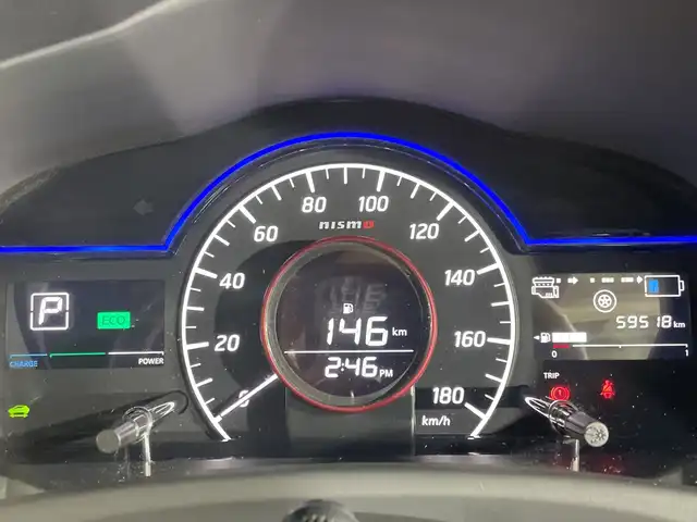 日産 ノート e－パワー ニスモ 福岡県 2020(令2)年 6万km ブリリアントホワイトパール 純正メモリーナビゲーション/フルセグテレビ/バックカメラ/コーナーセンサー/ステアリングスイッチ/革巻きステアリング/スマートキー/プッシュスタートエンジン/LEDヘッドライト/ドアバイザー/フロアマット/純正16インチアルミホイール