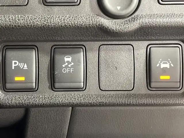 日産 ノート e－パワー ニスモ 福岡県 2020(令2)年 6万km ブリリアントホワイトパール 純正メモリーナビゲーション/フルセグテレビ/バックカメラ/コーナーセンサー/ステアリングスイッチ/革巻きステアリング/スマートキー/プッシュスタートエンジン/LEDヘッドライト/ドアバイザー/フロアマット/純正16インチアルミホイール