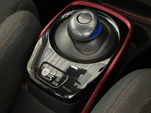 日産 ノート e－パワー ニスモ 福岡県 2020(令2)年 6万km ブリリアントホワイトパール 純正メモリーナビゲーション/フルセグテレビ/バックカメラ/コーナーセンサー/ステアリングスイッチ/革巻きステアリング/スマートキー/プッシュスタートエンジン/LEDヘッドライト/ドアバイザー/フロアマット/純正16インチアルミホイール
