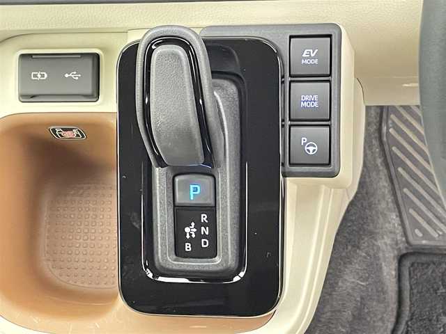 トヨタ シエンタ ハイブリッド Z 千葉県 2022(令4)年 2.1万km ホワイトパールクリスタルシャイン 禁煙車/トヨタセーフティセンス/・パノラミックビューモニター/・プリクラッシュセーフティ/・レーンディパーチャーアラート/・オートマチックハイビーム/・プロアクティブドライビングアシスト/・発進遅れ告知機能/・パーキングサポートブレーキ/両側パワースライドドア/純正ディスプレイオーディオ/アラウンドビューモニター/レーダークルーズコントロール/LEDオートライト/シートヒーター/オートエアコン/USBポート/プッシュスタート/スマートキー/スペアキー