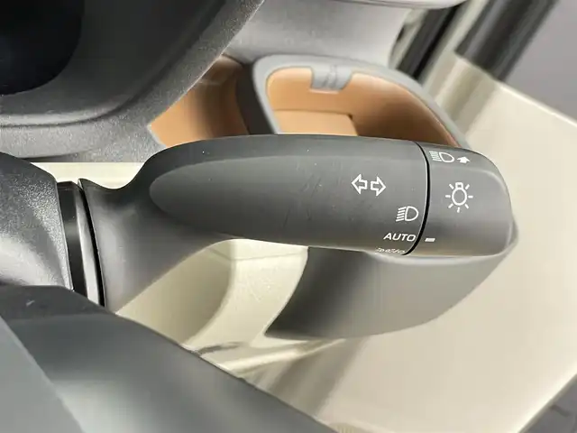 トヨタ シエンタ ハイブリッド Z 千葉県 2022(令4)年 2.1万km ホワイトパールクリスタルシャイン 禁煙車/トヨタセーフティセンス/・パノラミックビューモニター/・プリクラッシュセーフティ/・レーンディパーチャーアラート/・オートマチックハイビーム/・プロアクティブドライビングアシスト/・発進遅れ告知機能/・パーキングサポートブレーキ/両側パワースライドドア/純正ディスプレイオーディオ/アラウンドビューモニター/レーダークルーズコントロール/LEDオートライト/シートヒーター/オートエアコン/USBポート/プッシュスタート/スマートキー/スペアキー