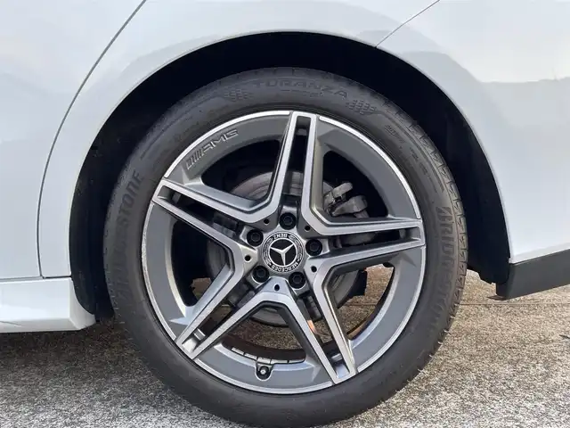 メルセデス・ベンツ ＣＬＡ２００ｄ Sブレーク AMGライン 東京都 2020(令2)年 4.7万km デジタルホワイト 純正ナビ/DTV/USB/Bluetooth/バックカメラ/ハーフレザーシート/シートヒーター/前席パワーシート/LEDヘッドライト/アダプティブクルーズコントロール/ブラインドスポットモニター/レーンキープアシスト/Mercedes me/APP/アンビエントライト/パワーバックドア/スマートキー/純正ドライブレコーダー/ETC2.0