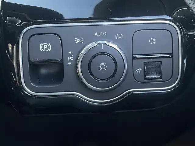 メルセデス・ベンツ ＣＬＡ２００ｄ Sブレーク AMGライン 東京都 2020(令2)年 4.7万km デジタルホワイト 純正ナビ/DTV/USB/Bluetooth/バックカメラ/ハーフレザーシート/シートヒーター/前席パワーシート/LEDヘッドライト/アダプティブクルーズコントロール/ブラインドスポットモニター/レーンキープアシスト/Mercedes me/APP/アンビエントライト/パワーバックドア/スマートキー/純正ドライブレコーダー/ETC2.0