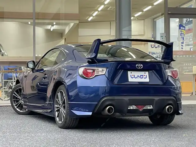 トヨタ ８６ GT リミテッド 岐阜県 2013(平25)年 14.1万km ギャラクシーブルーシリカ (株)IDOMが運営する【じしゃロン多治見店】の自社ローン専用車両になります。こちらは現金またはオートローンご利用時の価格です。自社ローンご希望の方は別途その旨お申付け下さい。/モデリスタフルエアロ/純正１７インチAW/ハーフレザーシート/前席シートヒーター/純正SDナビゲーション/フルセグTV・Bluetooth/バックカメラ/スマートキー２個