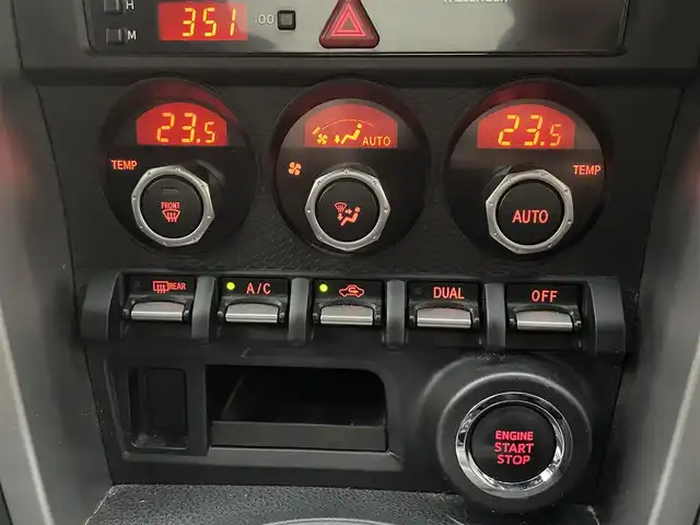 トヨタ ８６ GT リミテッド 岐阜県 2013(平25)年 14.1万km ギャラクシーブルーシリカ (株)IDOMが運営する【じしゃロン多治見店】の自社ローン専用車両になります。こちらは現金またはオートローンご利用時の価格です。自社ローンご希望の方は別途その旨お申付け下さい。/モデリスタフルエアロ/純正１７インチAW/ハーフレザーシート/前席シートヒーター/純正SDナビゲーション/フルセグTV・Bluetooth/バックカメラ/スマートキー２個