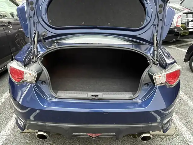 トヨタ ８６ GT リミテッド 岐阜県 2013(平25)年 14.1万km ギャラクシーブルーシリカ (株)IDOMが運営する【じしゃロン多治見店】の自社ローン専用車両になります。こちらは現金またはオートローンご利用時の価格です。自社ローンご希望の方は別途その旨お申付け下さい。/モデリスタフルエアロ/純正１７インチAW/ハーフレザーシート/前席シートヒーター/純正SDナビゲーション/フルセグTV・Bluetooth/バックカメラ/スマートキー２個