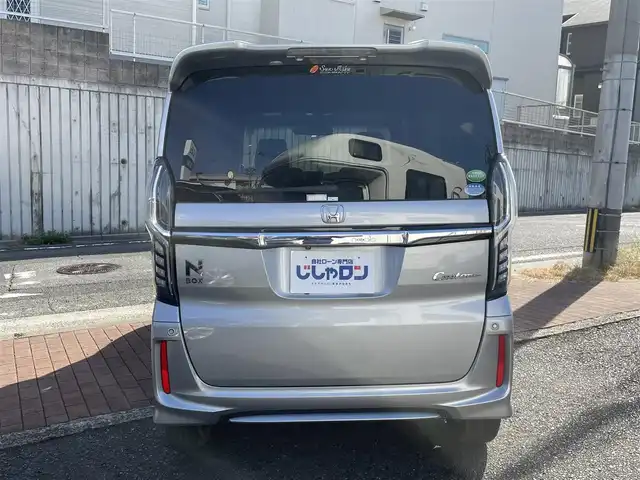 ホンダ Ｎ ＢＯＸ G L ターボ ホンダセンシング 福岡県 2019(平31)年 8万km ルナシルバーM (株)IDOMが運営する【じしゃロン八幡西店】の自社ローン専用車両になります。こちらは現金またはオートローンご利用時の価格です。自社ローンご希望の方は別途その旨お申付け下さい/衝突軽減システム/スマートキー/社外メモリナビ/Bluetooth/フルセグ/バックカメラ/ビルトインETC/両側パワースライドドア/オートライト