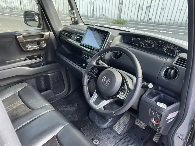 ホンダ Ｎ ＢＯＸ G L ターボ ホンダセンシング 福岡県 2019(平31)年 8万km ルナシルバーM (株)IDOMが運営する【じしゃロン八幡西店】の自社ローン専用車両になります。こちらは現金またはオートローンご利用時の価格です。自社ローンご希望の方は別途その旨お申付け下さい/衝突軽減システム/スマートキー/社外メモリナビ/Bluetooth/フルセグ/バックカメラ/ビルトインETC/両側パワースライドドア/オートライト