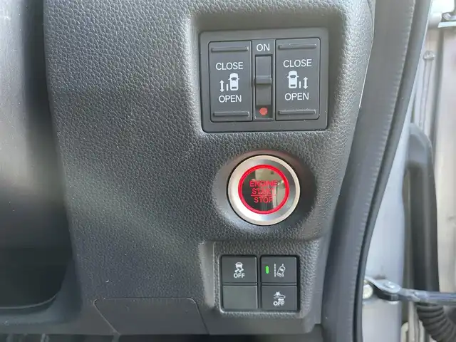 ホンダ Ｎ ＢＯＸ G L ターボ ホンダセンシング 福岡県 2019(平31)年 8万km ルナシルバーM (株)IDOMが運営する【じしゃロン八幡西店】の自社ローン専用車両になります。こちらは現金またはオートローンご利用時の価格です。自社ローンご希望の方は別途その旨お申付け下さい/衝突軽減システム/スマートキー/社外メモリナビ/Bluetooth/フルセグ/バックカメラ/ビルトインETC/両側パワースライドドア/オートライト