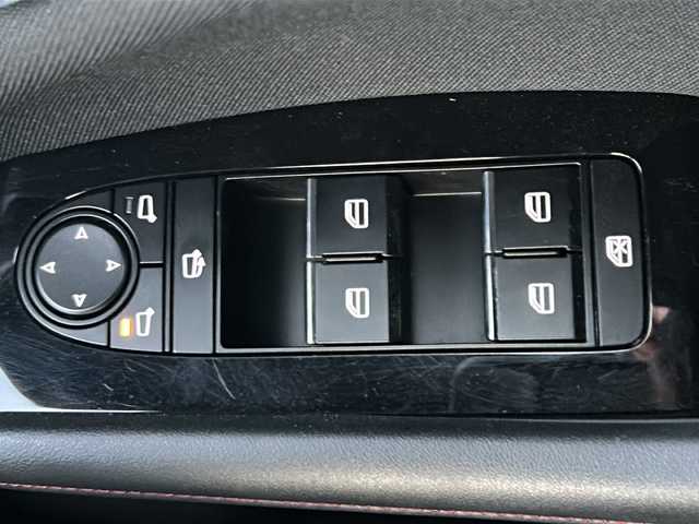 マツダ マツダ３ファストバック XD ブラックトーンED 徳島県 2022(令4)年 2.9万km ジェットブラックマイカ ワンオーナー/BOSEサウンド/純正SDナビ/（Bluetooth/フルセグ/CD/DVD/FM/AM/USB/ipod）/アラウンドビューモニター/レーダークルーズコントロール/BSM/レーンアシスト/クリアランスソナー/LEDヘッドライト/オートハイビーム/ETC/純正AW/純正フロアマット/プッシュスタート/スマートキー/取扱説明書/保証書