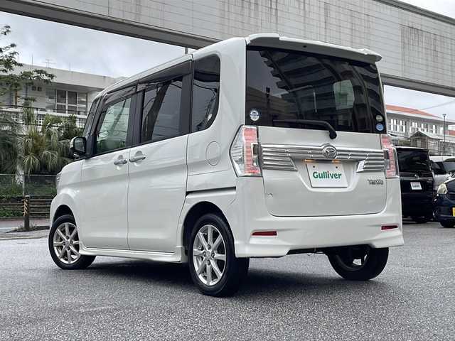 ダイハツ タント カスタム X 沖縄県 2016(平28)年 8.5万km パールホワイトⅢ ナビ　/（AM/FM/CD/DVD/USB）　/フルセグTV　/パワスラ　/LEDヘッドライト　/オートライト　/純正フロアマット　/純正14インチAW　/オートエアコン　/スマートキー2本　/プッシュスタート　
