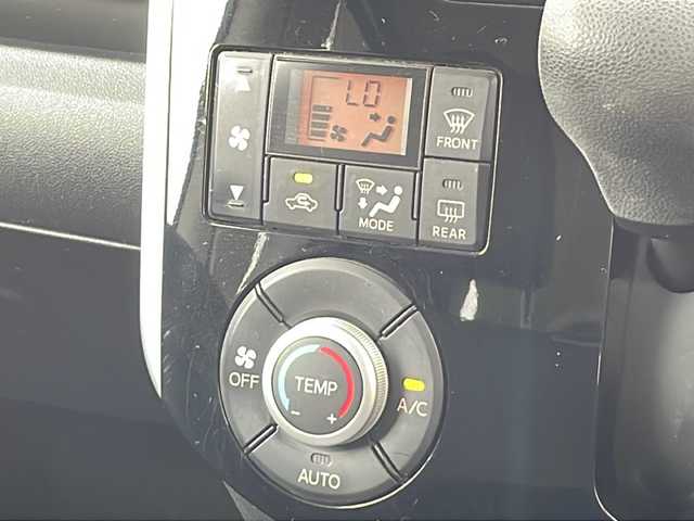 ダイハツ タント カスタム X 沖縄県 2016(平28)年 8.5万km パールホワイトⅢ ナビ　/（AM/FM/CD/DVD/USB）　/フルセグTV　/パワスラ　/LEDヘッドライト　/オートライト　/純正フロアマット　/純正14インチAW　/オートエアコン　/スマートキー2本　/プッシュスタート　