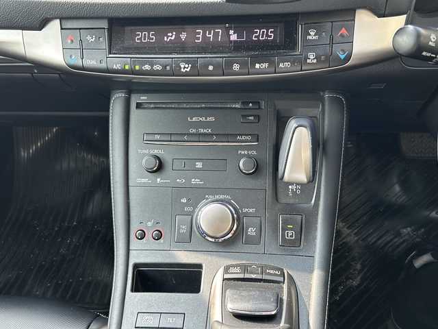レクサス ＣＴ 200h バージョンC 茨城県 2014(平26)年 8.4万km ホワイトパールクリスタルシャイン 純正ナビ/バックカメラ/ETC/フルセグTV/ヒートシーター/Bluetooth/CD/DVD/USB/サンルーフ/純正フロアマット/パワーシート/レザーシート/シートヒーター/純正アルミホイール/ドアバイザー