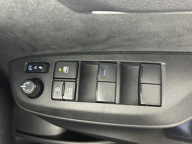 トヨタ ヤリスクロス Z アドベンチャー 愛知県 2023(令5)年 2万km ブラックマイカ 純正8型ディスプレイオーディオ　【Bluetooth FM AM】/全方位カメラ　/ビルトインＥＴＣ2.0/ドライブレコーダー　/トヨタセーフティセンス/・衝突軽減ブレーキ　/・レーンキープアシスト　/・オートマチックハイビーム/レーダークルーズコントロール/ブラインドスポットモニター/ヘッドアップディスプレイ/電動リアゲート/ハーフレザーシート/シートヒーター/純正フロアマット/禁煙車