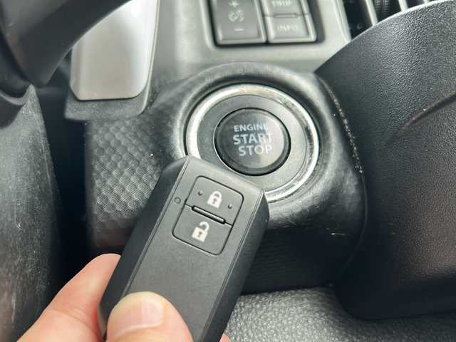 スズキ ハスラー HYBRID G 鹿児島県 2020(令2)年 3.6万km フェニックスレッドパール/ガンメタリック2トーンルーフ 純正ナビ/Bluetooth/DVD/CD/純正アルミホイール15インチ/全方位バックカメラ/オートライト/フルセグ/レーンアシスト/パーキングアシスト/ETC/アイドリングストップ/プッシュスタートボタン/パワーウィンドウ/シートヒーター