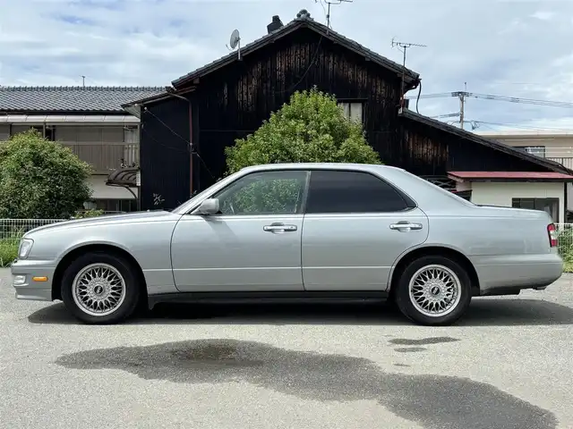 日産 グロリア グランツーリスモ 福岡県 1998(平10)年 4.9万km ソニックシルバー ETC/社外アルミホイール/純正フロアマット/LEDヘッドライト/フルセグTV