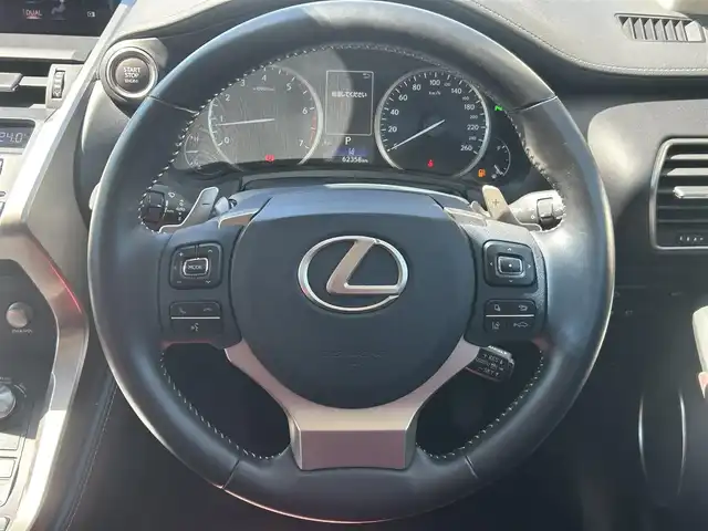 レクサス ＮＸ 300 Iパッケージ 兵庫県 2018(平30)年 6.3万km ソニッククォーツ 純正ナビ/フルセグTV/三眼LEDヘッドライト/BT接続/CD/DVD/MIRACAST/バックカメラ/ETC2.0/ステアリングヒーター/パドルシフト/レーダークルーズコントロール/サンルーフ/パワーシート/シートヒーター/レザーシート/スマートキー/スペアキー/純正フロアマット