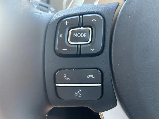 レクサス ＮＸ 300 Iパッケージ 兵庫県 2018(平30)年 6.3万km ソニッククォーツ 純正ナビ/フルセグTV/三眼LEDヘッドライト/BT接続/CD/DVD/MIRACAST/バックカメラ/ETC2.0/ステアリングヒーター/パドルシフト/レーダークルーズコントロール/サンルーフ/パワーシート/シートヒーター/レザーシート/スマートキー/スペアキー/純正フロアマット