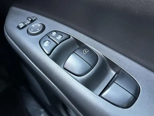 日産 セレナ ハイウェイスター V 福島県 2020(令2)年 2.3万km ブリリアントホワイトパール プロパイロット/インテリジェントFCW（前方衝突予測警報）/インテリジェントLI（車線逸脱防止支援システム）/インテリジェントLDW（車線逸脱警報）/インテリジェントエマージェンシーブレーキ/踏み間違い衝突防止アシスト/標識検知機能/BSW（後側方車両検知警報）/RCTA（後退時車両検知警報）/クルーズコントロール/社外ナビゲーション/型番：AVIC-RW710/【DVD/SD/BT/TV】/アラウンドビューモニター/フリップダウンモニター/両側電動スライドドア/シートバックテーブル/リアドアサンシェード/フロアマット/ドアバイザー