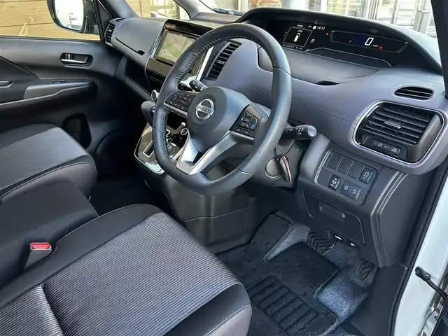 日産 セレナ ハイウェイスター V 福島県 2020(令2)年 2.3万km ブリリアントホワイトパール プロパイロット/インテリジェントFCW（前方衝突予測警報）/インテリジェントLI（車線逸脱防止支援システム）/インテリジェントLDW（車線逸脱警報）/インテリジェントエマージェンシーブレーキ/踏み間違い衝突防止アシスト/標識検知機能/BSW（後側方車両検知警報）/RCTA（後退時車両検知警報）/クルーズコントロール/社外ナビゲーション/型番：AVIC-RW710/【DVD/SD/BT/TV】/アラウンドビューモニター/フリップダウンモニター/両側電動スライドドア/シートバックテーブル/リアドアサンシェード/フロアマット/ドアバイザー
