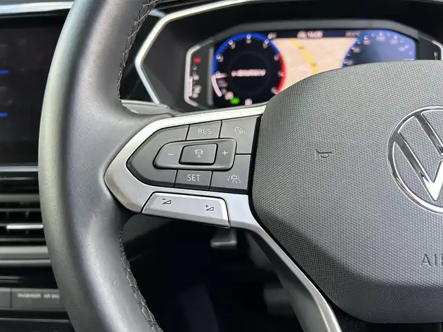 フォルクスワーゲン ＶＷ Ｔ－クロス TSI スタイル 宮崎県 2024(令6)年 0.3万km ディープブラックパールエフェクト 純正メモリーナビ/・Bluetooth/・USB入力端子/・AM/FM/・CarPlay/ハーフブラックレザーシート/ETC/LEDライト/・オートライト/・オートマハイビーム/・レーンキープアシスト/・ブラインドスポットモニター/・アダプティブクルーズコントロール/・前後コーナーセンサー/・パーキングアシスト/純正18インチアルミホイール/純正フロアマット/スマートキー/プッシュスタート