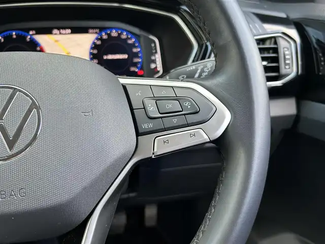 フォルクスワーゲン ＶＷ Ｔ－クロス TSI スタイル 宮崎県 2024(令6)年 0.3万km ディープブラックパールエフェクト 純正メモリーナビ/・Bluetooth/・USB入力端子/・AM/FM/・CarPlay/ハーフブラックレザーシート/ETC/LEDライト/・オートライト/・オートマハイビーム/・レーンキープアシスト/・ブラインドスポットモニター/・アダプティブクルーズコントロール/・前後コーナーセンサー/・パーキングアシスト/純正18インチアルミホイール/純正フロアマット/スマートキー/プッシュスタート