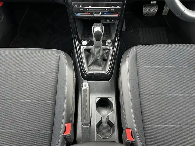 フォルクスワーゲン ＶＷ Ｔ－クロス TSI スタイル 宮崎県 2024(令6)年 0.3万km ディープブラックパールエフェクト 純正メモリーナビ/・Bluetooth/・USB入力端子/・AM/FM/・CarPlay/ハーフブラックレザーシート/ETC/LEDライト/・オートライト/・オートマハイビーム/・レーンキープアシスト/・ブラインドスポットモニター/・アダプティブクルーズコントロール/・前後コーナーセンサー/・パーキングアシスト/純正18インチアルミホイール/純正フロアマット/スマートキー/プッシュスタート