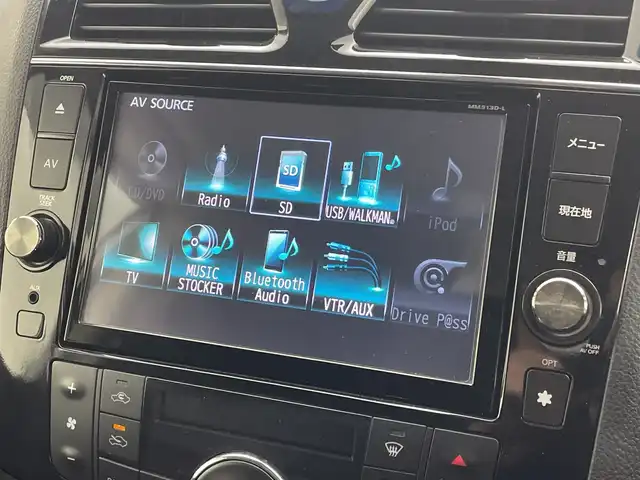 日産 セレナ ハイウェイS G S HV Aセーフ 群馬県 2014(平26)年 9.5万km ブリリアントホワイトパール 純正８型ナビ　純正１１型後席モニター　全周囲カメラ　片側電動スライドドア　衝突被害軽減ブレーキ　クルーズコントロール　スマートキー　前方ドライブレコーダー　ＬＥＤオートライト　ＥＴＣ　禁煙車