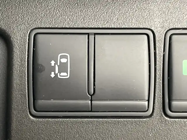 日産 セレナ ハイウェイS G S HV Aセーフ 群馬県 2014(平26)年 9.5万km ブリリアントホワイトパール 純正８型ナビ　純正１１型後席モニター　全周囲カメラ　片側電動スライドドア　衝突被害軽減ブレーキ　クルーズコントロール　スマートキー　前方ドライブレコーダー　ＬＥＤオートライト　ＥＴＣ　禁煙車