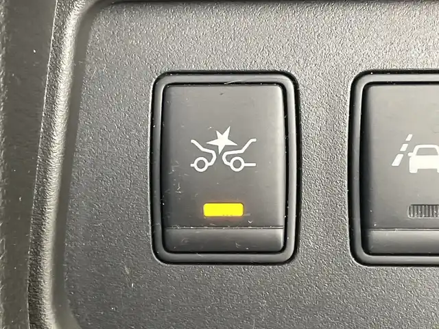 日産 セレナ ハイウェイS G S HV Aセーフ 群馬県 2014(平26)年 9.5万km ブリリアントホワイトパール 純正８型ナビ　純正１１型後席モニター　全周囲カメラ　片側電動スライドドア　衝突被害軽減ブレーキ　クルーズコントロール　スマートキー　前方ドライブレコーダー　ＬＥＤオートライト　ＥＴＣ　禁煙車