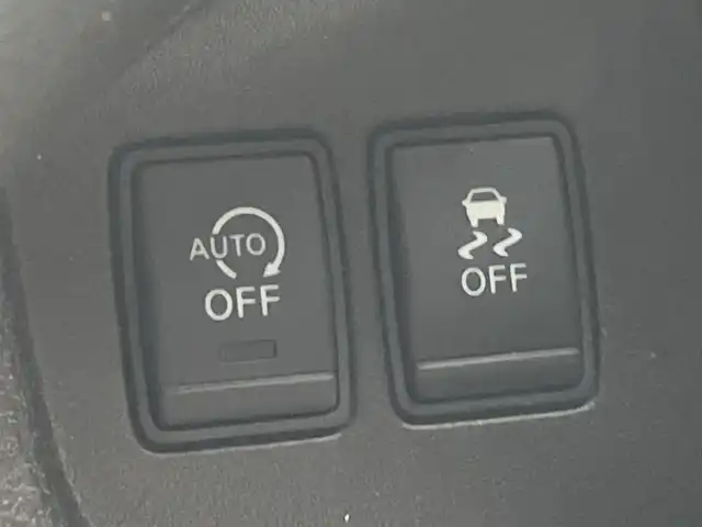 日産 セレナ ハイウェイS G S HV Aセーフ 群馬県 2014(平26)年 9.5万km ブリリアントホワイトパール 純正８型ナビ　純正１１型後席モニター　全周囲カメラ　片側電動スライドドア　衝突被害軽減ブレーキ　クルーズコントロール　スマートキー　前方ドライブレコーダー　ＬＥＤオートライト　ＥＴＣ　禁煙車