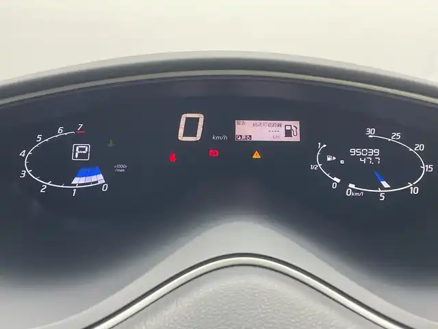 日産 セレナ ハイウェイS G S HV Aセーフ 群馬県 2014(平26)年 9.5万km ブリリアントホワイトパール 純正８型ナビ　純正１１型後席モニター　全周囲カメラ　片側電動スライドドア　衝突被害軽減ブレーキ　クルーズコントロール　スマートキー　前方ドライブレコーダー　ＬＥＤオートライト　ＥＴＣ　禁煙車