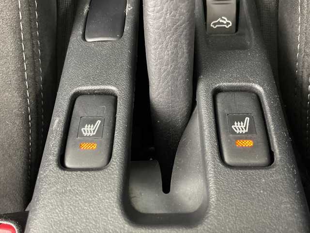 トヨタ コペン GRスポーツ 埼玉県 2021(令3)年 3.7万km 赤 社外７インチディスプレイオーディオ　/バックカメラ　/シートヒーター　/社外マフラー　/前ドラレコ　/ＢＬＩＴＺ製車高調「ＤＳＣ　ＰＬＵＳ」　/前後タワーバー　/ロールバー　/ＥＴＣ/社外エアクリーナー/リアスポイラー/Defi オイルプレスメーター/Defi ターボメーター/Defi 油温計/社外アルミホイール/オートＬＥＤライト　/フォグライト